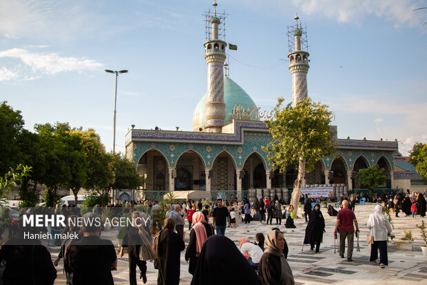مراسم قرائت دعای عرفه در امامزاده عبدالله (ع) گرگان