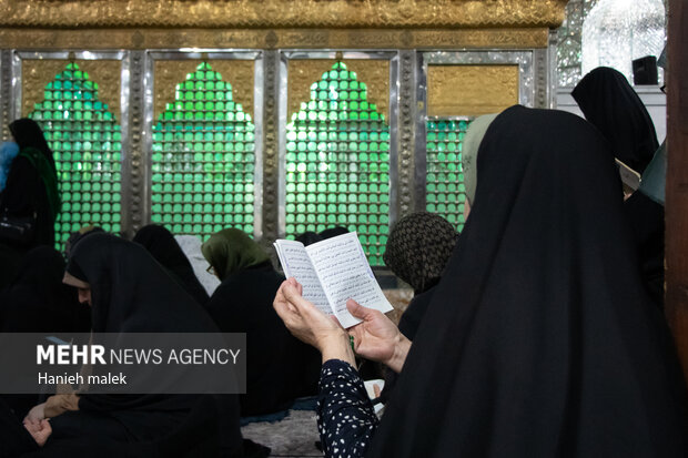 مراسم قرائت دعای عرفه در امامزاده عبدالله (ع) گرگان