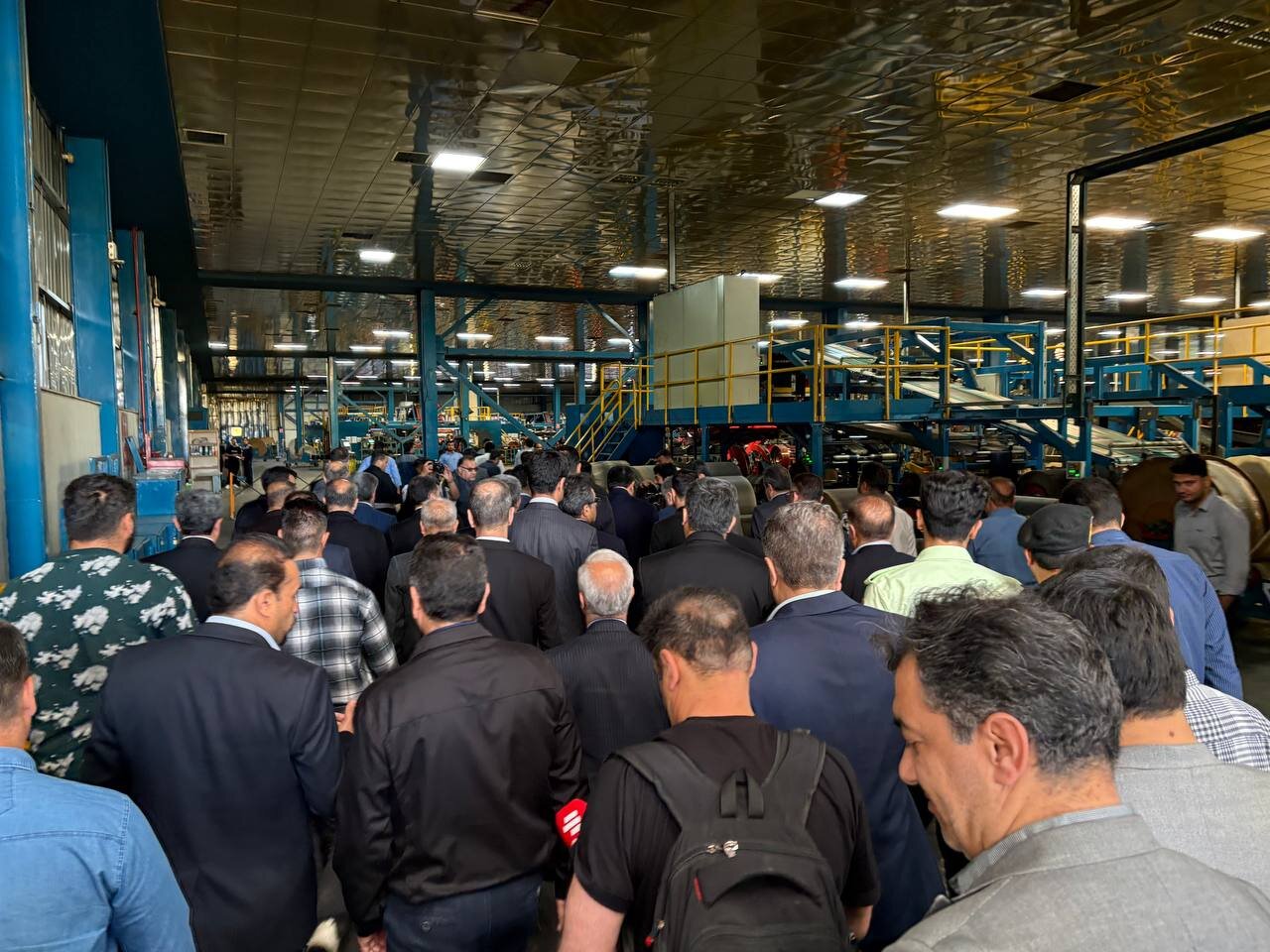 بازدید وزیر صمت از واحد تولیدی لاستیک سازی در سنندج