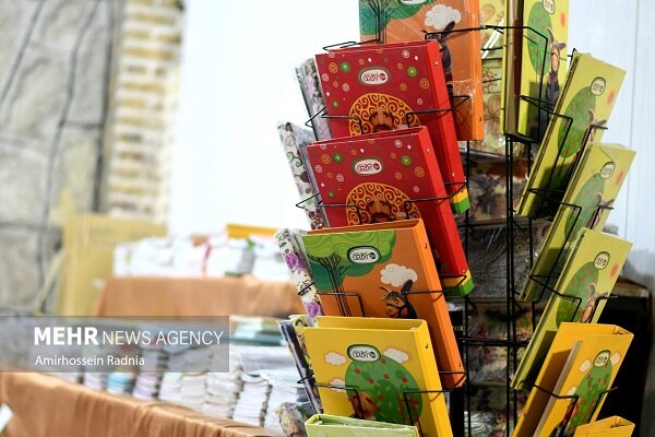 مشق گرانی در بازار رنگارنگ لوازم التحریر