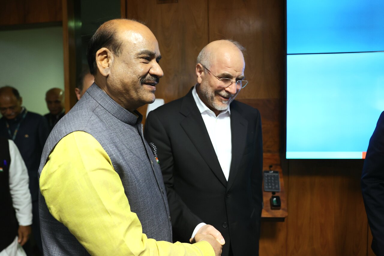 تاکید ایران و هند بر گسترش همکاریهای پارلمانی در حاشیه اجلاس بریکس تاکید ایران و هند بر گسترش همکاریهای پارلمانی در حاشیه اجلاس بریکس