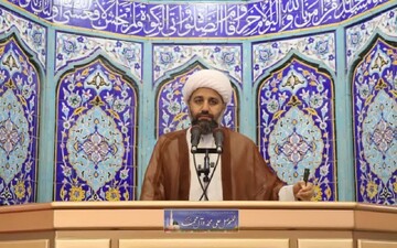 امام جمعه خارگ: همه چشم‌ها به اشاره ولی امر مسلمین جهان دوخته شده است