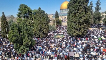 Palestinians perform Eid al-Adha prayers in Al-Aqsa Mosque