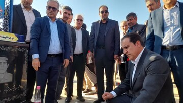 ادای احترام استاندار ایلام به شهدا در آبدانان