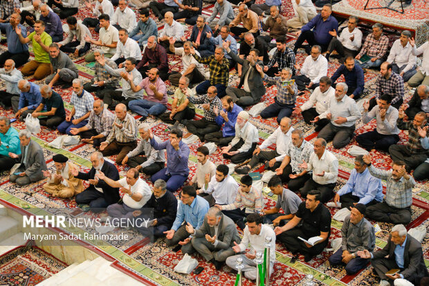 اقامه نماز عید قربان در حرم شاهچراغ(ع)