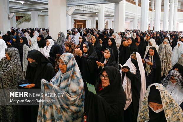 اقامه نماز عید قربان در حرم شاهچراغ(ع)