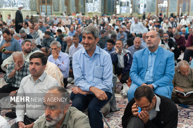 نماز عید قربان در حرم مطهر امام رضا (ع)