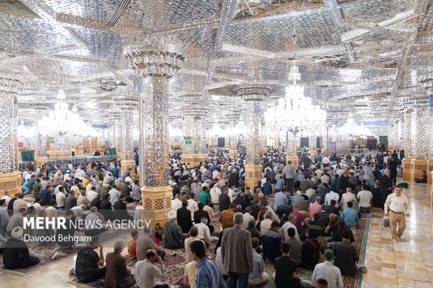 نماز عید قربان در حرم مطهر امام رضا (ع)