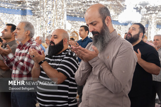 نماز عید قربان در حرم مطهر امام رضا (ع)