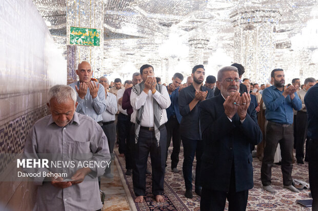 نماز عید قربان در حرم مطهر امام رضا (ع)
