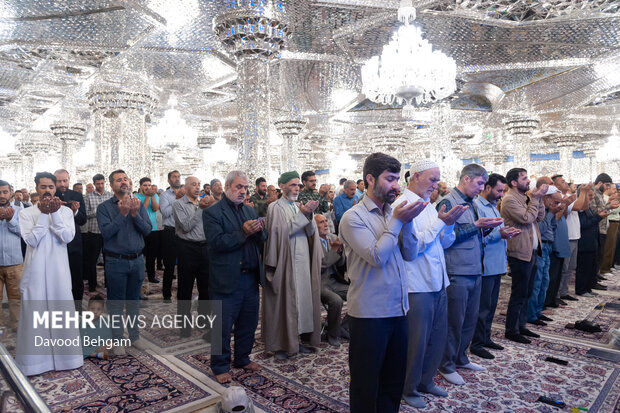 نماز عید قربان در حرم مطهر امام رضا (ع)