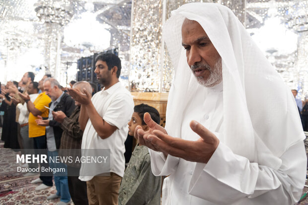 نماز عید قربان در حرم مطهر امام رضا (ع)