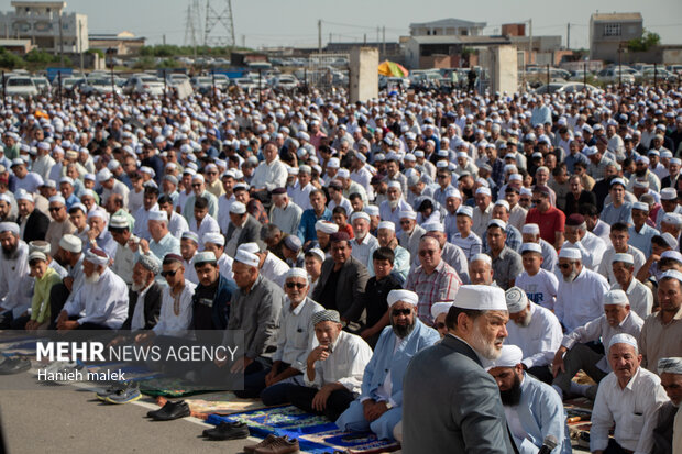 اقامه نماز عید قربان در بندرترکمن