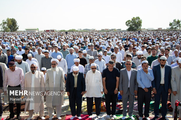 اقامه نماز عید قربان در بندرترکمن