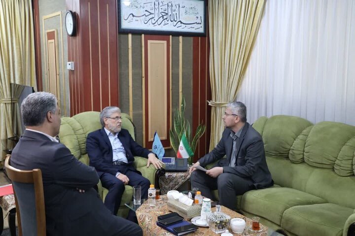 پیگیری مشکلات دانشگاههای دشتستان در نشست با وزیر علوم پیگیری مشکلات دانشگاههای دشتستان در نشست با وزیر علوم