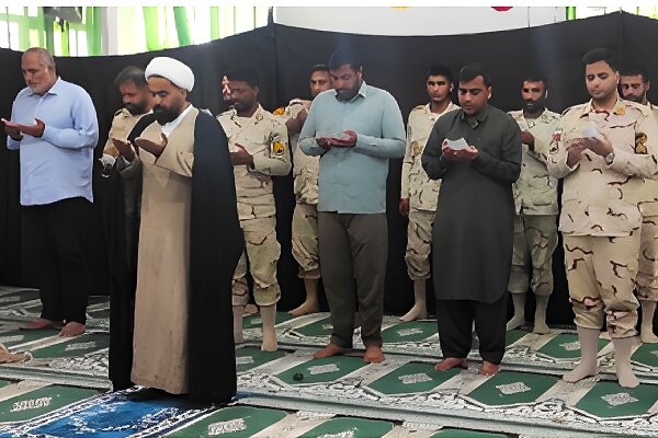 مرزداری از کشور و اقامه نماز عید در نقطه صفر مرزی