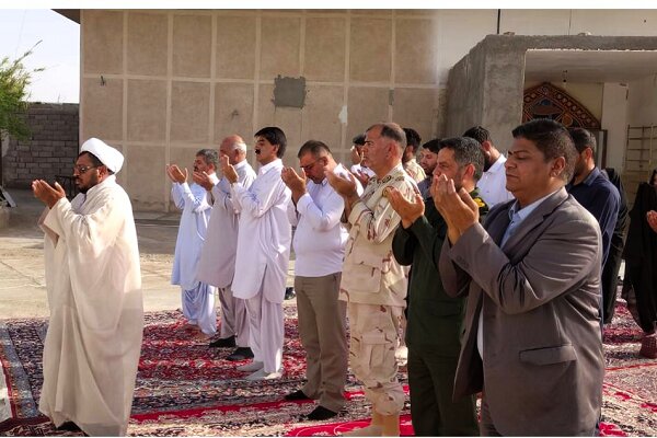 مرزداری از کشور و اقامه نماز عید در نقطه صفر مرزی