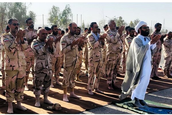 مرزداری از کشور و اقامه نماز عید در نقطه صفر مرزی