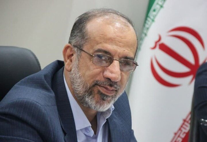 همتی ناکارآمدی‌اش را پشت اتهام به مجلس پنهان می‌کند