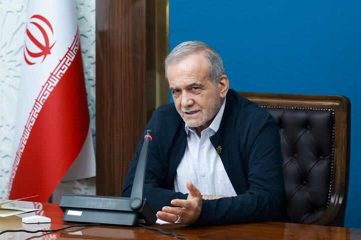 رئیس جمهور: هیچ تحریم یا مانعی نمی‌تواند ملت ایران را متوقف کند