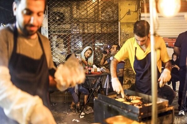 برخورد با مغازه‌داران سدکننده پیاده‌روها از امروز