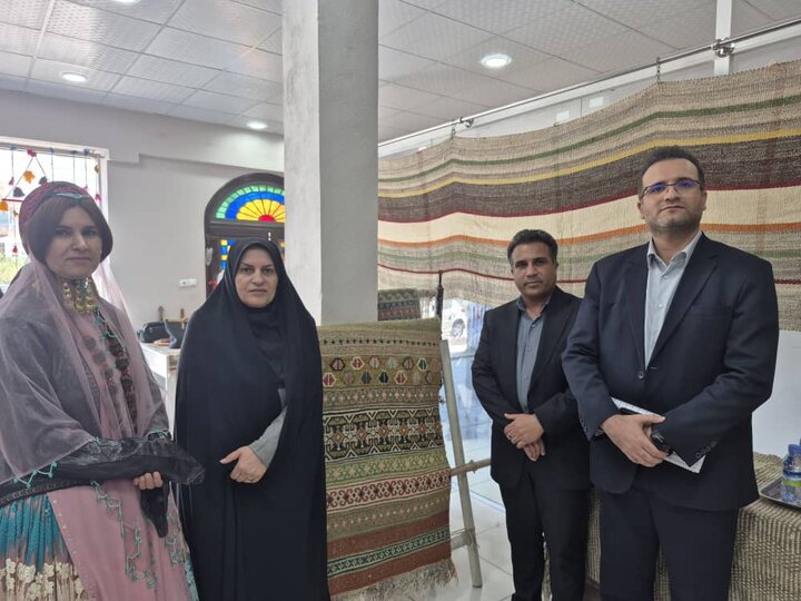 باززندهسازی گلیم قشقایی عربی در بوشهر باززندهسازی گلیم قشقایی عربی در بوشهر
