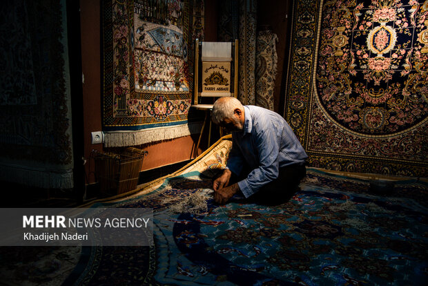 کرمان در مسیر احیای برند جهانی فرش؛ آیا گره های قالی کرمان بازمی شود؟