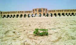 اصفهان در چنگال خشکسالی ساختاری؛ چشم زنده‌رود به آسمان خشک شد