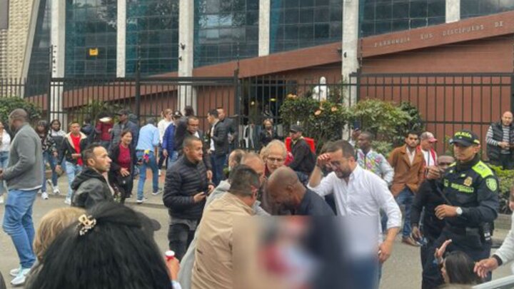 لحظه ترور سناتور کلمبیایی در کارزار انتخاباتی لحظه ترور سناتور کلمبیایی در کارزار انتخاباتی