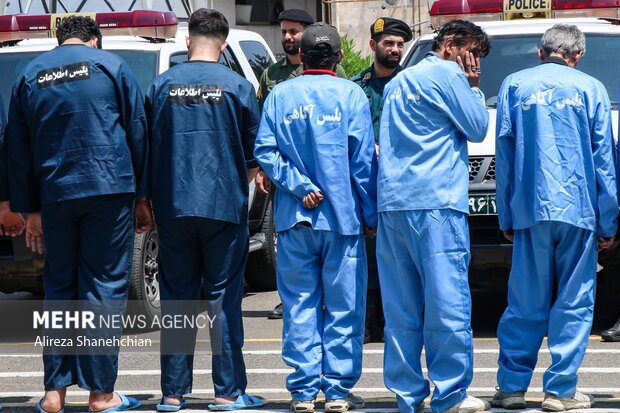 نمایشگاه دستاوردهای پلیس گیلان در طرح برخورد با ارازل و اوباش