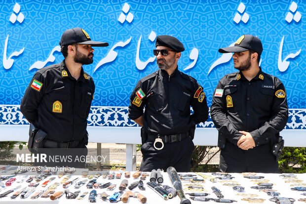 نمایشگاه دستاوردهای پلیس گیلان در طرح برخورد با ارازل و اوباش