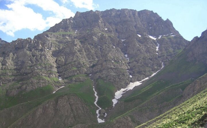 سقوط یک طبیعتگرد در ارتفاعات کرکبود سقوط یک طبیعتگرد در ارتفاعات کرکبود