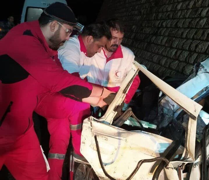 تصادف مرگبار اتوبوس و پژو در محور آشخانه به جنگل گلستان سه کشته داشت