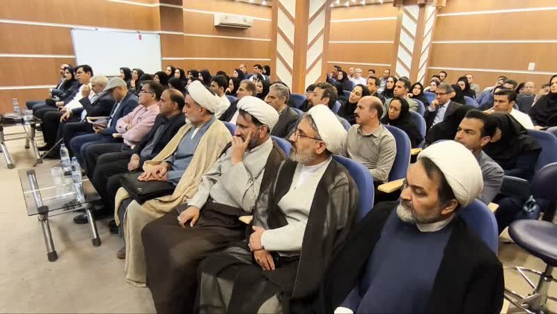 کارگاه‌های ضیافت اندیشه اساتید علوم پزشکی لرستان آغاز شد