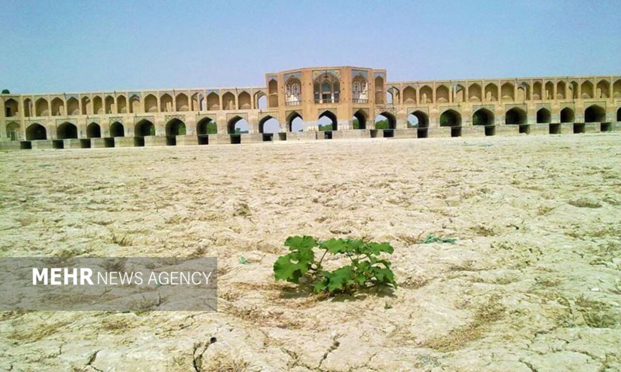 آب،اصفهان،مديريت،دانشجويان،غبار،فصلي،گرد،شيشه،مديركل،بحران،م ...