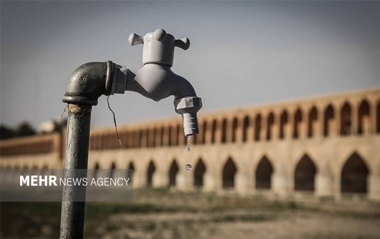 اصفهان در چنگال خشکسالی ساختاری؛ چشم زندهرود به آسمان خشک شد