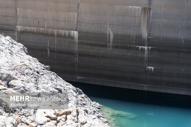 تهران روی لبه تشنگی؛ بالاشهری‌ها ۳ برابر آب مصرف می کنند