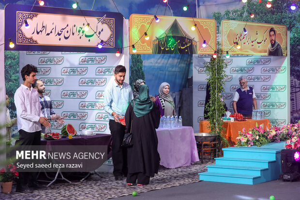 پشت صحنه استودیو برنامه مهمونی ۱۰ کیلو متری غدیر