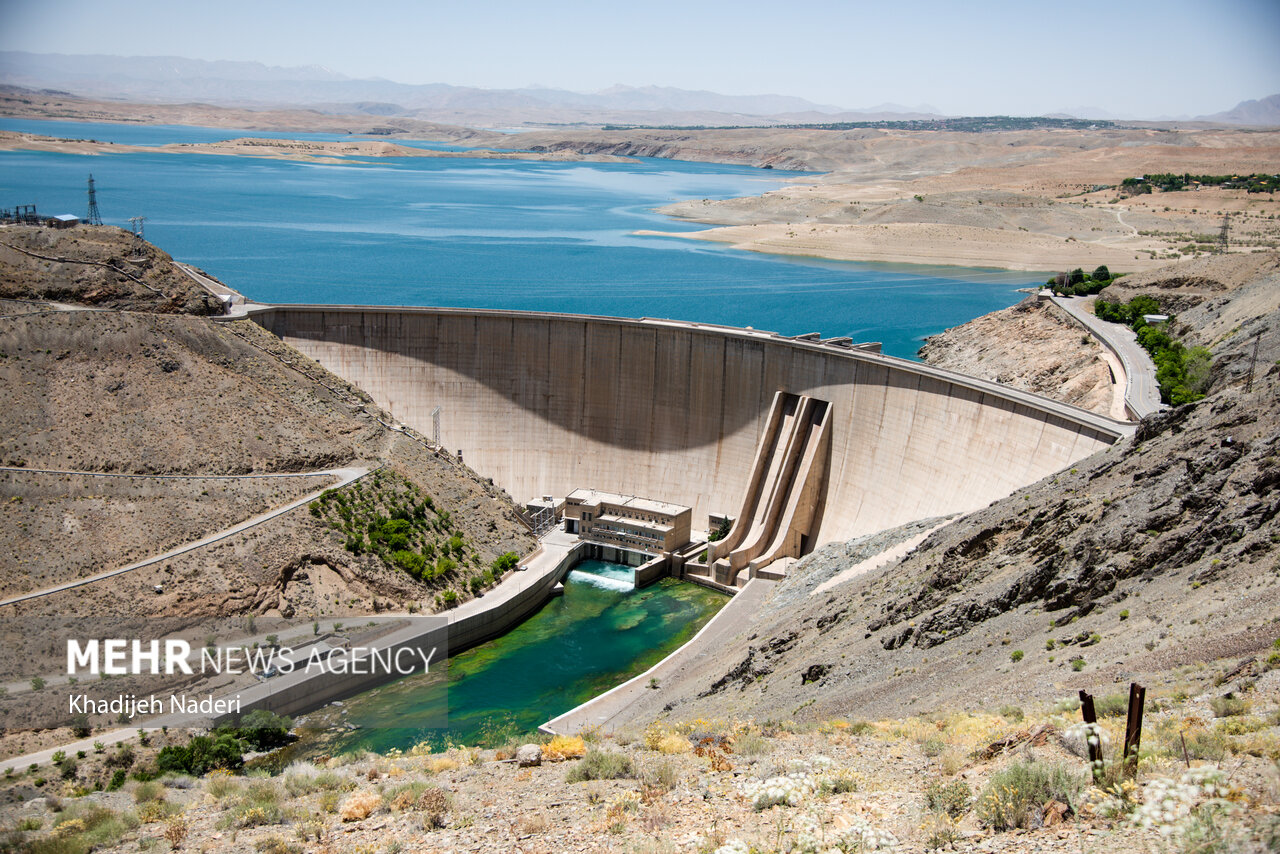 حجم سد زایندهرود ۳۸۱ میلیونمترمکعب؛ ۶۹ درصد مخزن خالی است