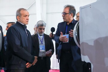الرئيس الايراني: مساعي الأعداء لعرقلة تقدم إيران ليست سوى وهم