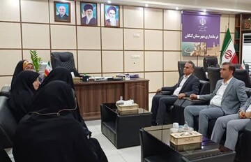 طرح‌ها و برنامه‌های توسعه‌ای حوزه بانوان  در کنگان حمایت می‌شود