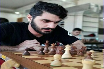 لاعب ايراني يتألق في منافسات دبي الدولية للشطرنج