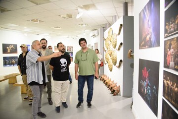 رسول خادم نمایشگاه «تَن‌پوشِ پهلوان» را افتتاح کرد