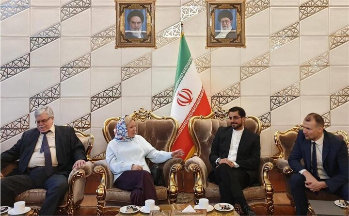 وزيرة الثقافة الروسية تصل إلى طهران