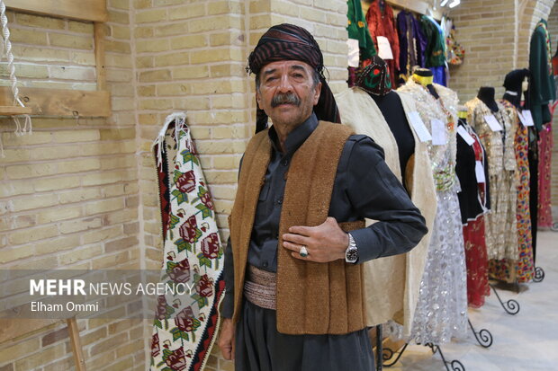 نمایشگاه مد و لباس کردی و صنایع دستی در سنندج