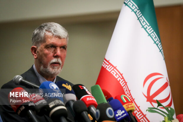 Толстой в Иране, Фирдоуси в России