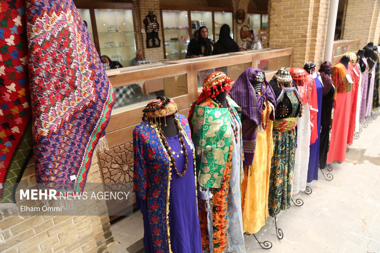 برگزاری جشنواره «فردخت» با محوریت پوشاک خانواده؛ لباس نماد اقتدار ملی برگزاری جشنواره «فردخت» با محوریت پوشاک خانواده؛ لباس نماد اقتدار ملی