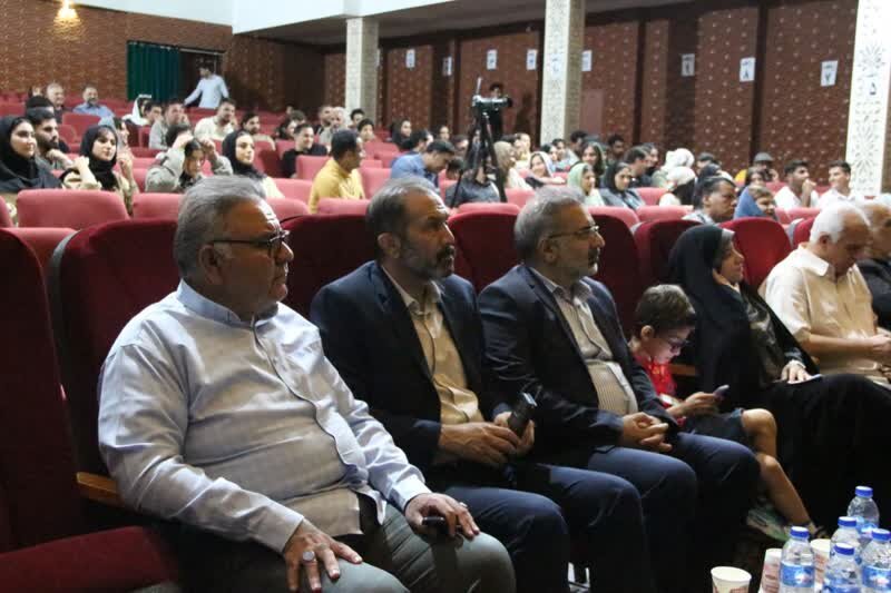 برگزیدگان جشنواره نمایشنامه‌خوانی «آوای لرستان» تجلیل شدند