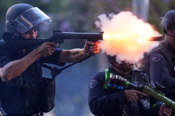 Los Angeles'ta göçmen protestoları büyüyor
