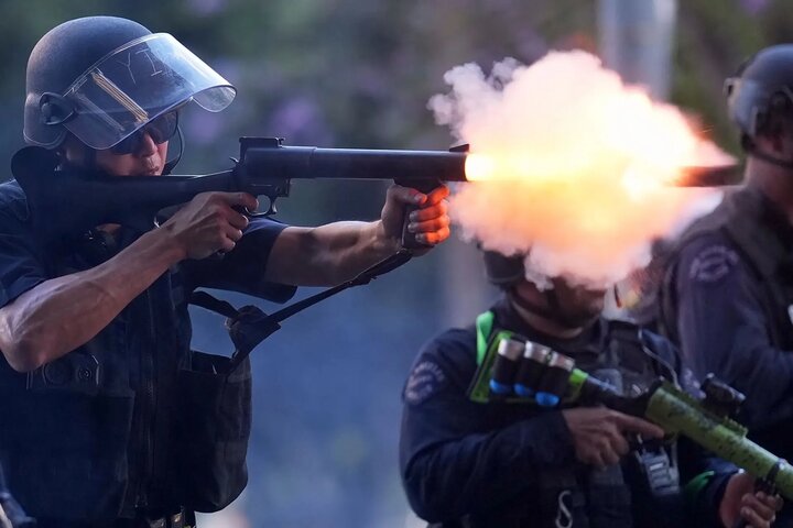 Los Angeles'ta göçmen protestoları büyüyor